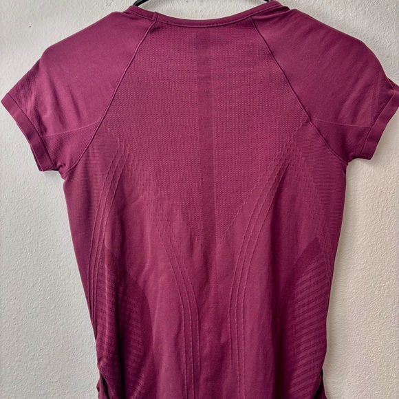 Athleta Maroon Speedlight Short Sleeve Workout Tee- Size S - Picture 8 of 10